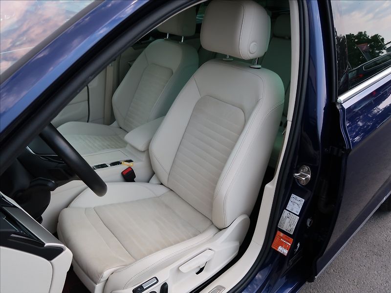 Volkswagen Passat 2,0 TDi,110kW,1majČR,Highline - fotka 10 z 27