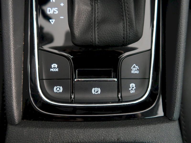 Škoda Kodiaq (2023) L&K 2.0TDI 147KW 4x4 DSG TAŽNÉ - fotka 35 z 43