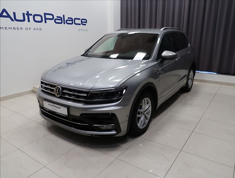 Volkswagen Tiguan 2,0 TDI DSG 4MOTION R-LINE - fotka 2 z 55