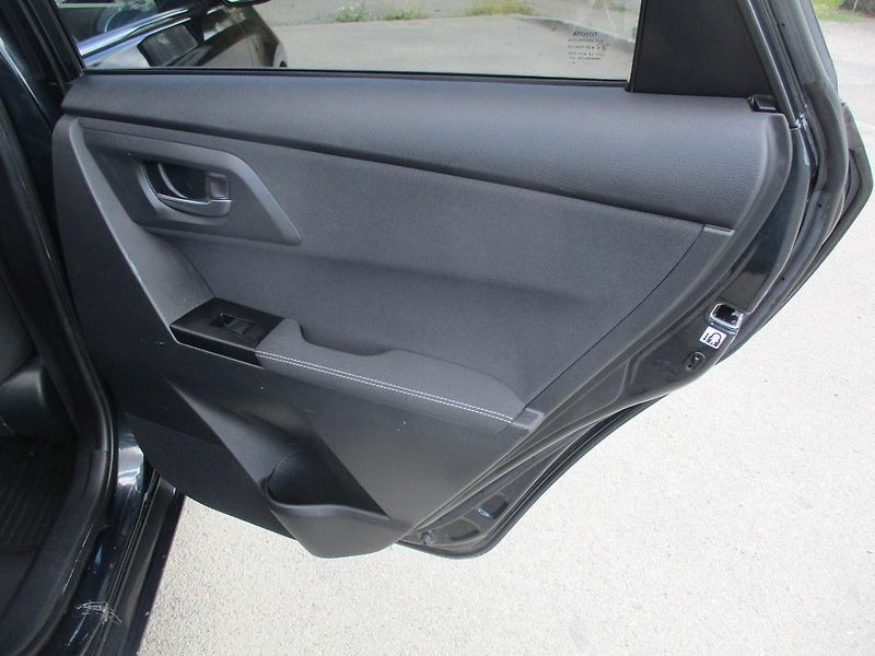Toyota Auris 1.6i VVTi*AUTOM*NAVI*VÝHŘEV*TZ - fotka 31 z 47