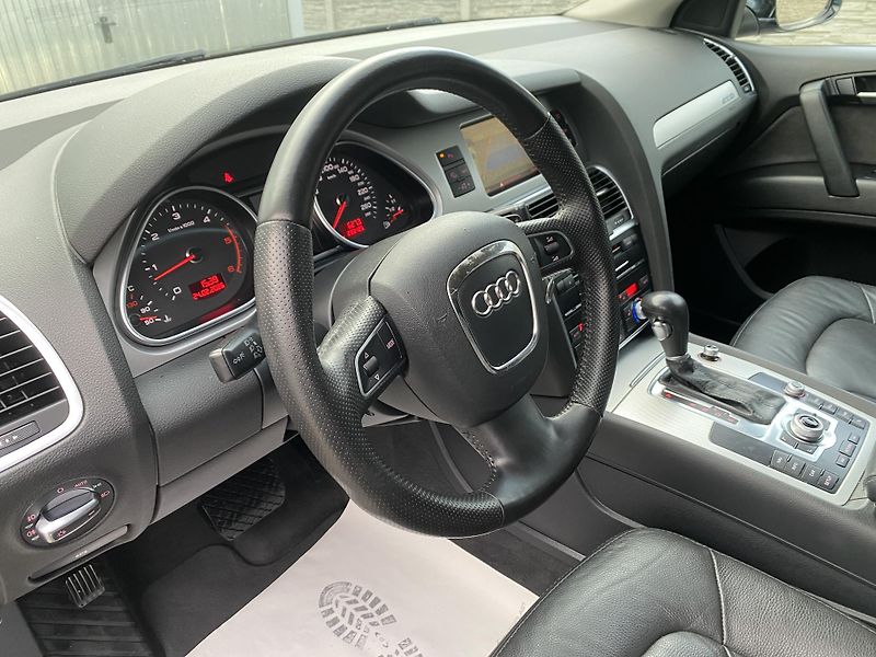 Audi Q7 3.0TDi 4x4 240PS FL 8Q SLINE!! - fotka 90 z 156