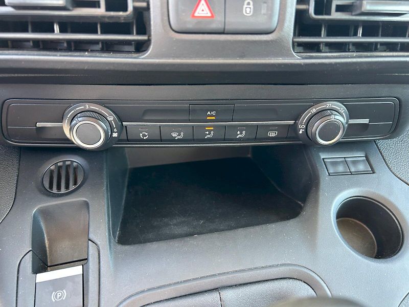 Peugeot Rifter (2022) 1,5 Blue HDI 75kW - fotka 18 z 22