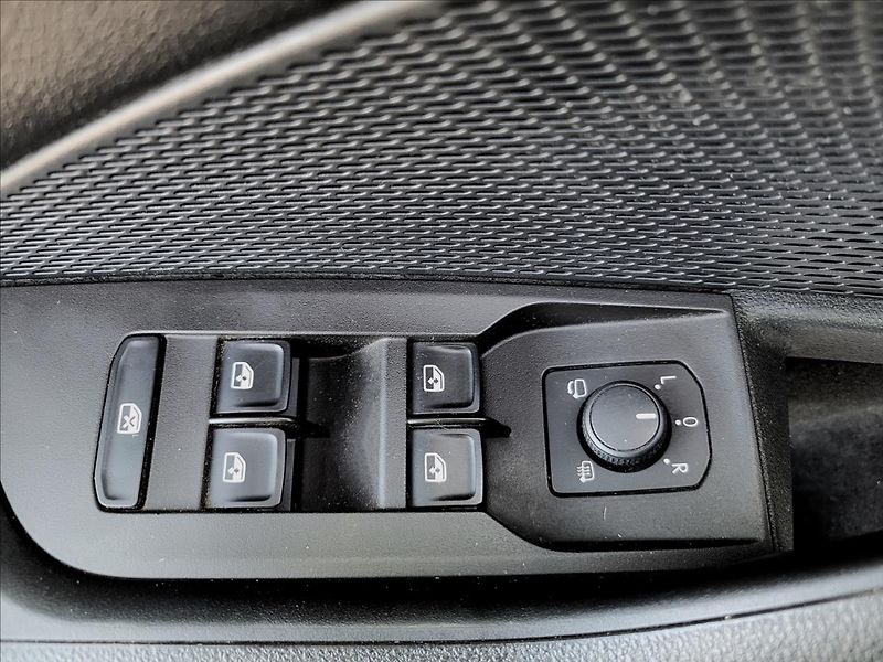 Škoda Octavia 1,0 TSI,NAVI,LED,VIRTUAL,KEYLE - fotka 40 z 50