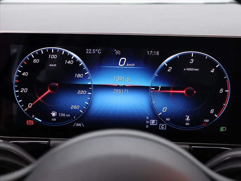 Mercedes-Benz Třídy B 1,5 180d 85kW Aut. Led Navi CZ - fotka 19 z 36