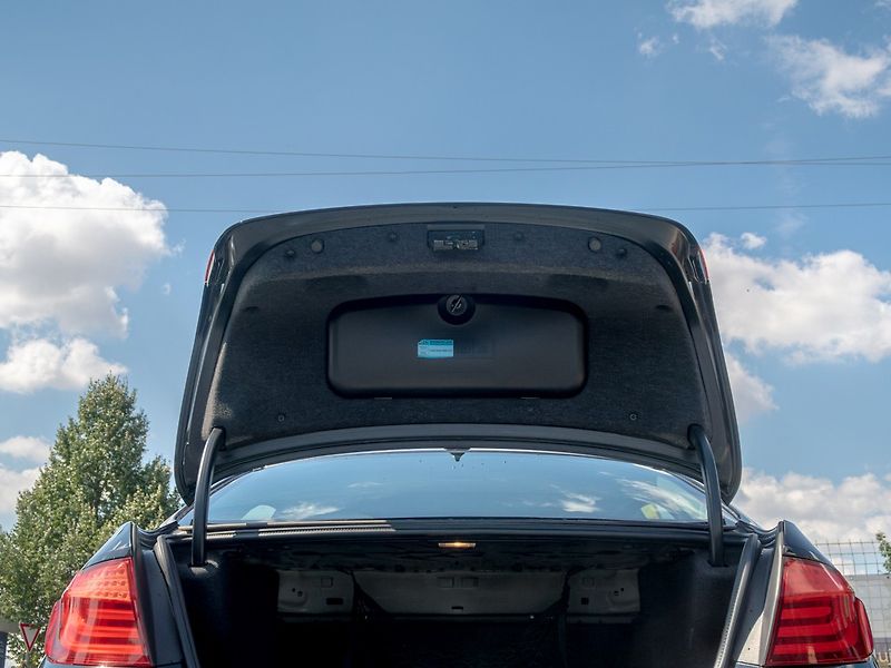 BMW Řada 5 (2013) 2.0D 135KW mat – NOVÉ V ČR - fotka 37 z 44