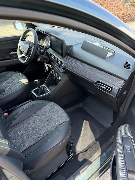 Dacia Sandero 1,0i 67kW LPG  - fotka 11 z 15