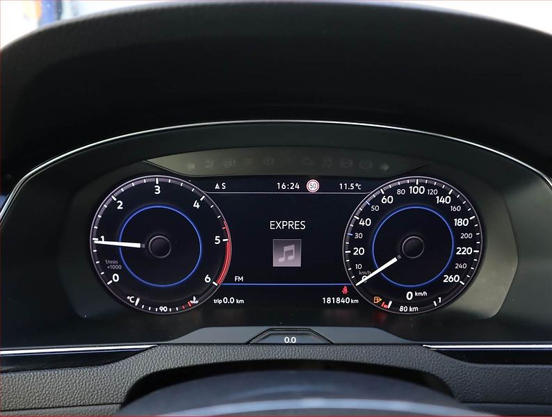 Volkswagen Passat (2017) 2.0 TDI, Kůže, Navi, Tempomat - fotka 11 z 24