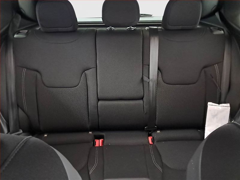 Jeep Renegade (2019) 1.0 T-GDI, Serv.kniha - fotka 10 z 18