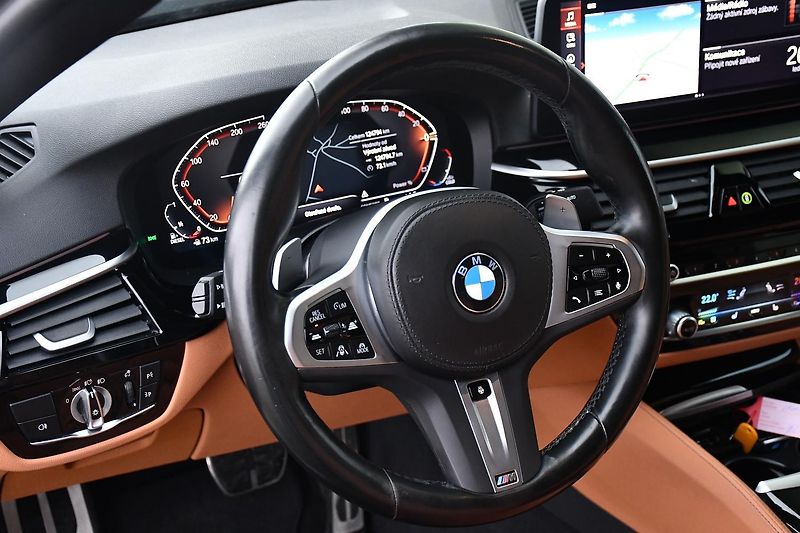 BMW Řada 5 530d xDrive M-SPORT K360 ČR 1M - fotka 11 z 40