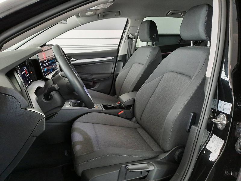 Volkswagen Golf (2025) People 1,5 TSI (85kW/116k) - fotka 7 z 25