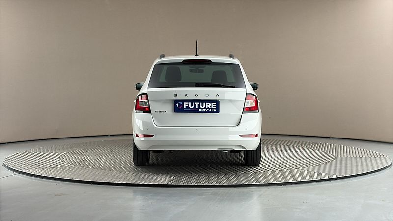 Škoda Fabia 1.0 TSI Ambition Combi - fotka 5 z 23