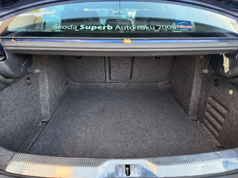 Škoda Superb 2.0-PRAV.SERVIS-TOP VÝBAVA - fotka 15 z 37