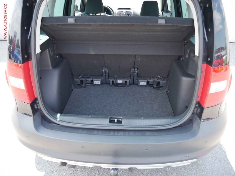 Škoda Yeti (2012) 2.0 TDi 4x4, AC, TZ, park - fotka 7 z 13