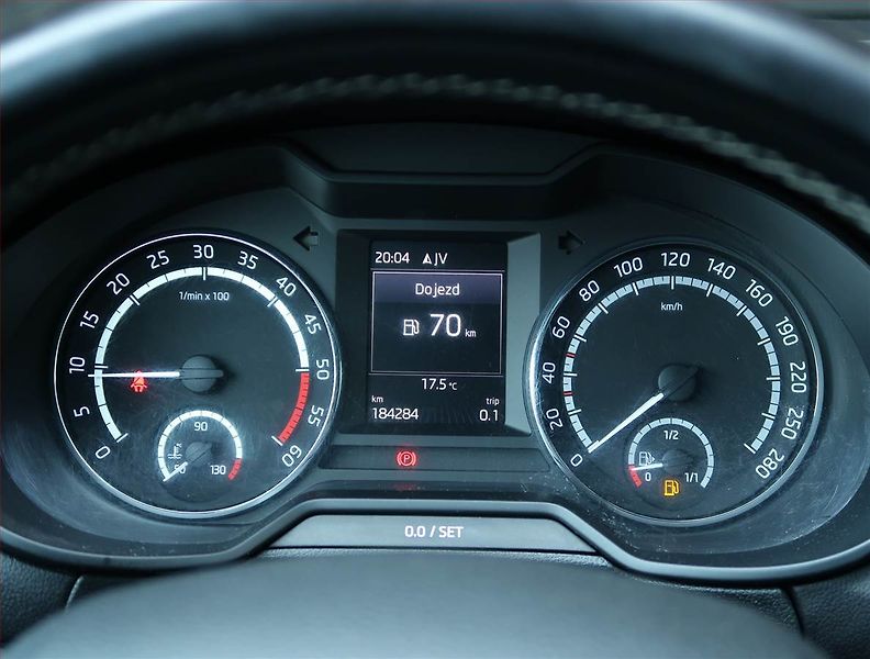 Škoda Octavia (2015) 2.0 TDI, Kůže, Navi, Bi-Xenony - fotka 11 z 19