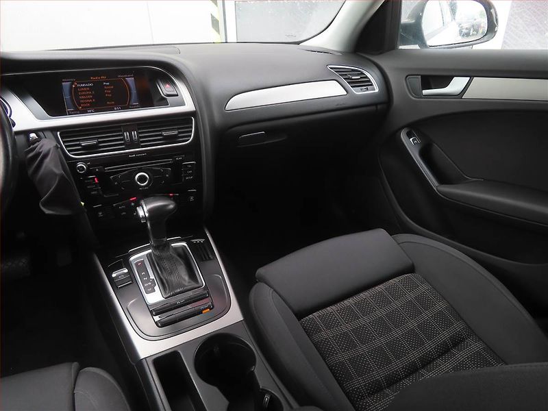 Audi A4 (2013) 2.0 TDI, Automat, Xenony - fotka 8 z 19