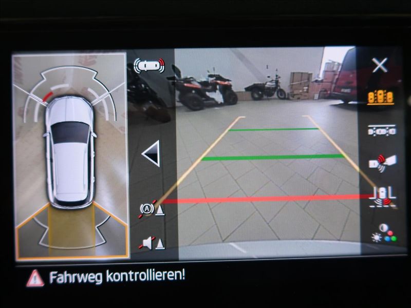 Škoda Karoq 2,0 TDI DSG Tour 1.majitel - fotka 25 z 42