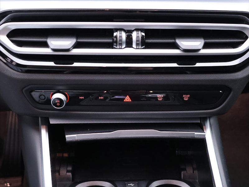 BMW Řada 4 Gran Coupé 2,0 420i 135kW DPH - fotka 26 z 38
