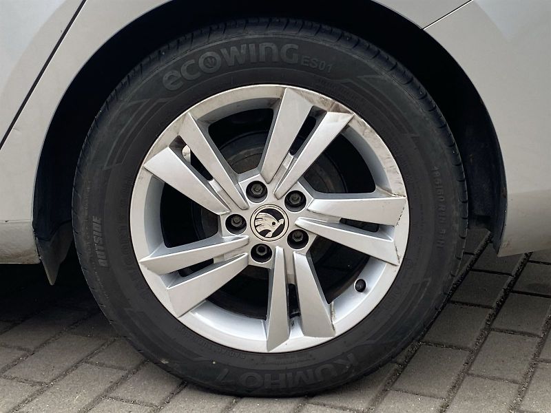 Škoda Fabia (2022) Combi 1.0 TSI Ambition Plus - fotka 26 z 30