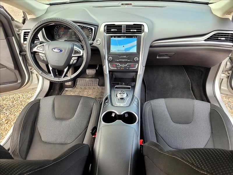 Ford Mondeo 2,0 DA,Limited,xenon,navi,výhř - fotka 19 z 50