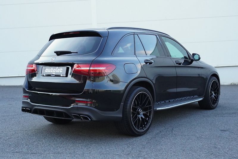 Mercedes-Benz GLC (2019) 300 4MATIC AMG - fotka 10 z 32