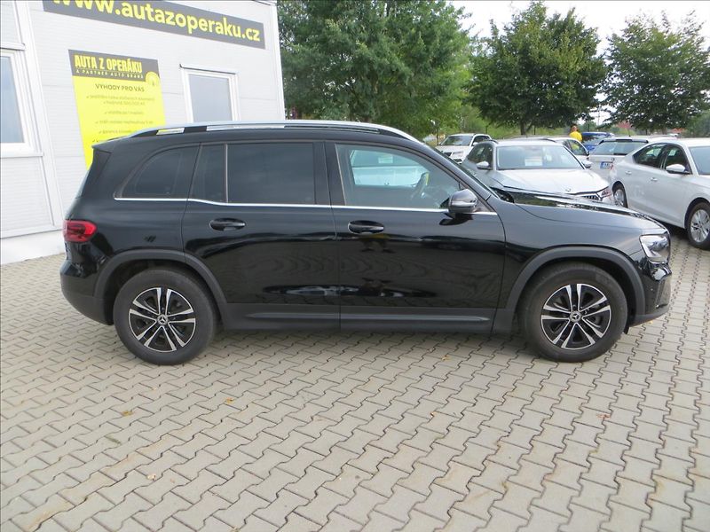 Mercedes-Benz GLB 2,0 200d 4Matic DCT 110kW ČR - fotka 10 z 23