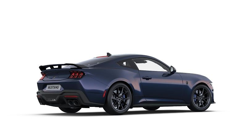 Ford Mustang (2026) V8 DARK HORSE Fastback 5,0 DAR - fotka 4 z 9