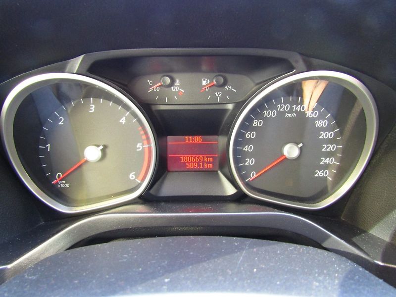 Ford S-MAX (2010) 2.0 TDCi EURO 5 - fotka 29 z 43