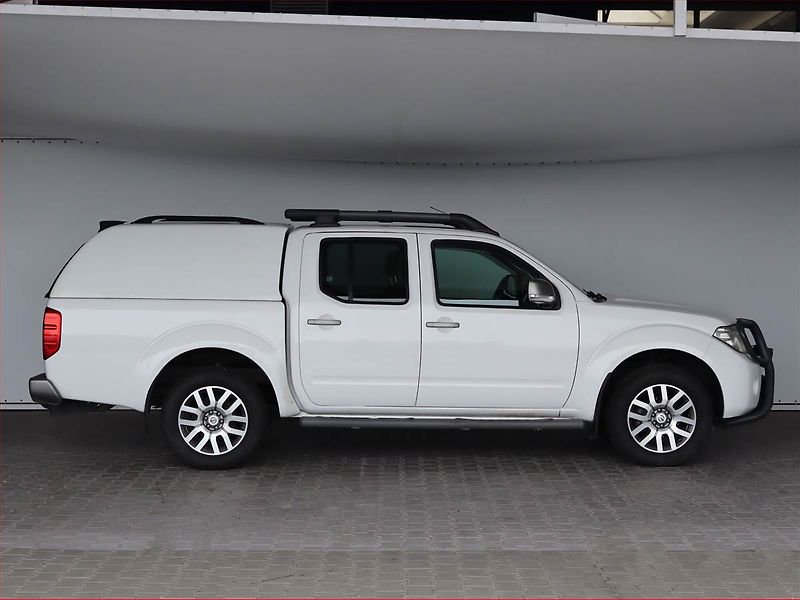 Nissan Navara (2015) 2.5 D, 4X4, Serv.kniha, Navi - fotka 6 z 20