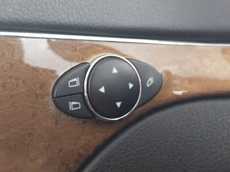 Mercedes-Benz Třídy E (2007) Avantgarde E 320 CDI , Automat - fotka 18 z 22