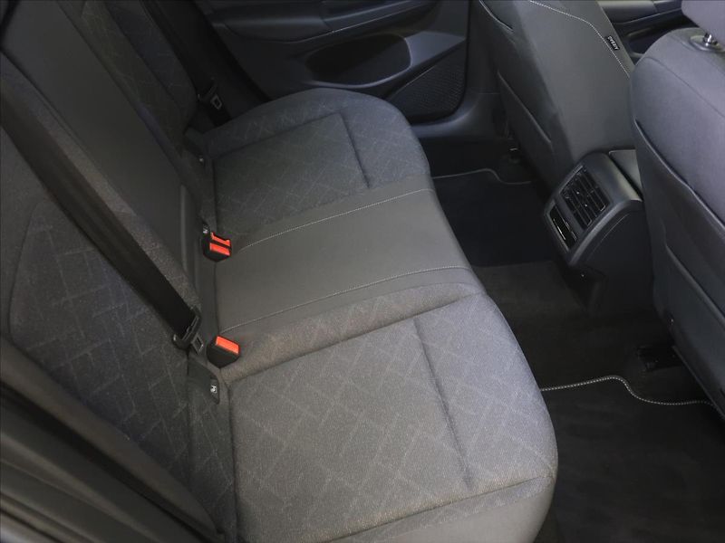 Volkswagen Golf 1,5 TSI Life 1.majitel CZ - fotka 14 z 40