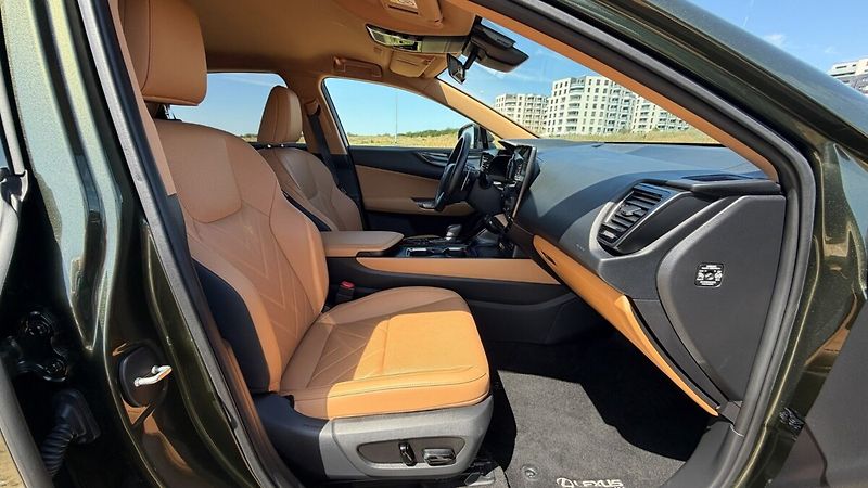 Lexus NX 450h plus 450H+ 2,5 PHEV PRESTIGE - fotka 10 z 30