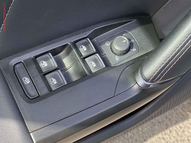 Cupra Formentor (2022) 1.5 TSi, 2.maj,ČR, AT, navi - fotka 11 z 19