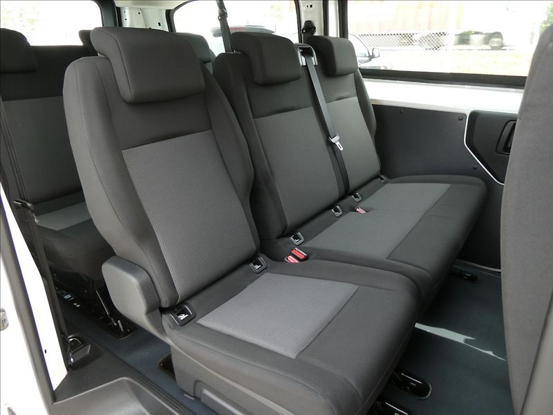 Peugeot Expert 1,5 HDi 1.MAJ.,LONG,9.míst,DPH - fotka 24 z 44