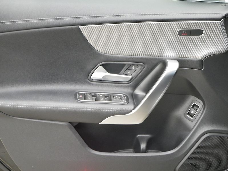 Mercedes-Benz CLA - fotka 12 z 27
