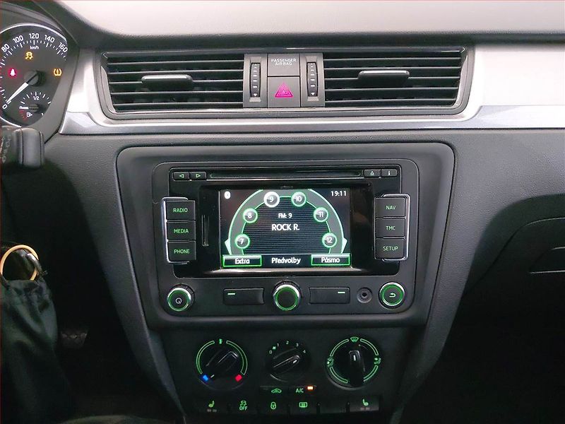 Škoda Rapid (2014) Ambition 1.2 TSI, Tempomat - fotka 12 z 17
