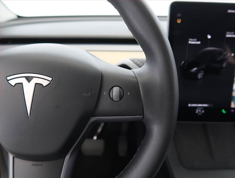 Tesla Model Y (2022) Long Range AWD 79kWh, SoH 88% - fotka 29 z 33
