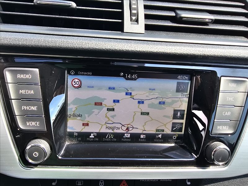 Škoda Fabia III 1,0TSi 70KW Drive - fotka 19 z 43