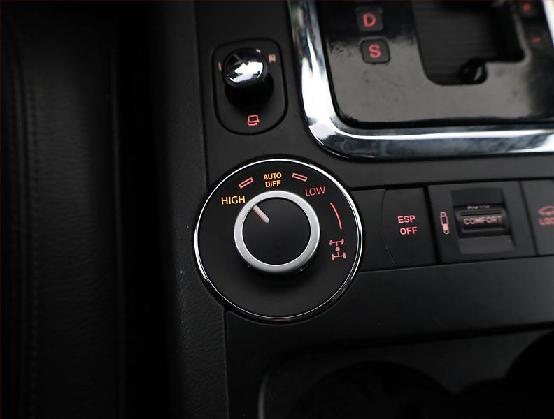 Volkswagen Touareg (2006) 3.0 V6 TDI, 4X4, Automat - fotka 14 z 17