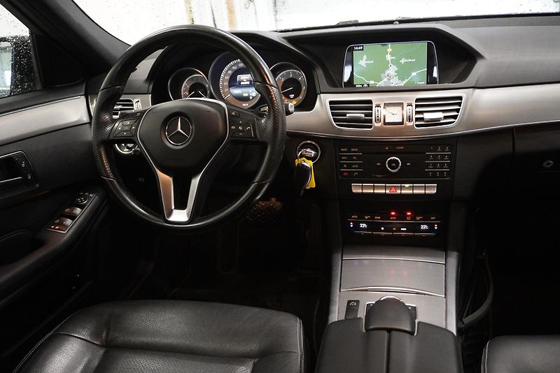 Mercedes-Benz Třídy E (2015)  3,0 V6 BLUETEC AUTOMAT - fotka 17 z 23