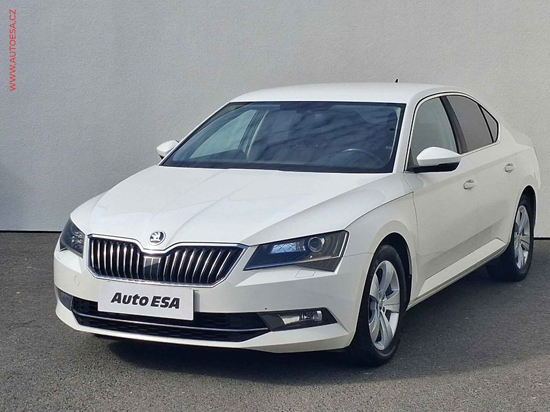 Škoda Superb (2018) 2.0 TDI, ČR, DSG, bixen - fotka 3 z 17