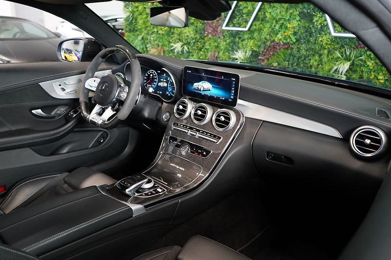 Mercedes-Benz Třídy C (2022) 63s*AMG*CERAMIC*HUD*CARBON*360 - fotka 25 z 44