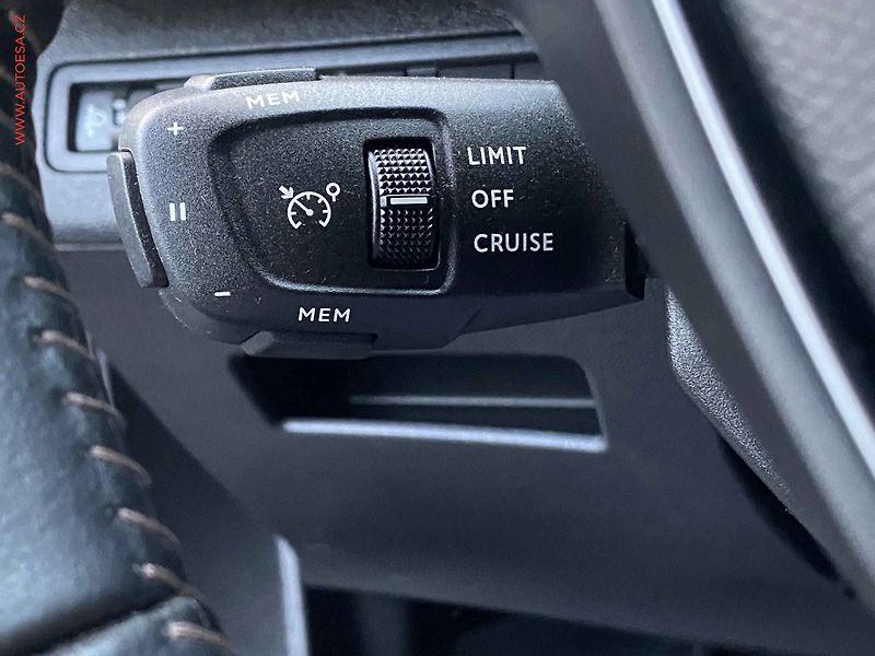 Peugeot 5008 (2021) 1.5HDi, ČR, Active, LED - fotka 13 z 17