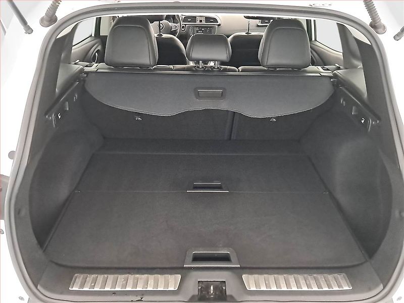 Renault Kadjar (2016) 1.5 dCi, Automat, Serv.kniha - fotka 14 z 18