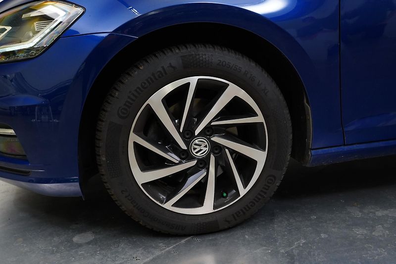 Volkswagen Golf - fotka 10 z 25