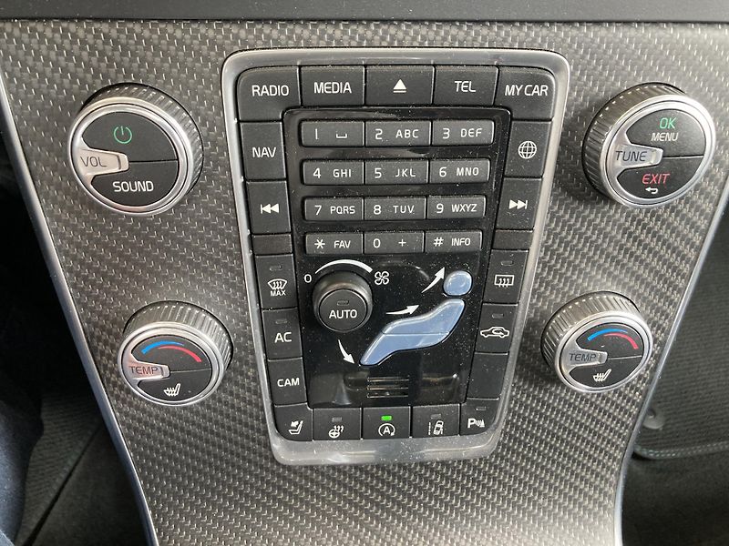 Volvo V60 T6 AWD POLESTAR  - fotka 29 z 38