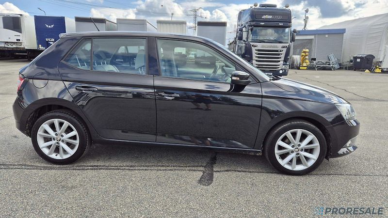 Škoda Fabia 1,2 TSI 66 kW STYLE - fotka 5 z 19