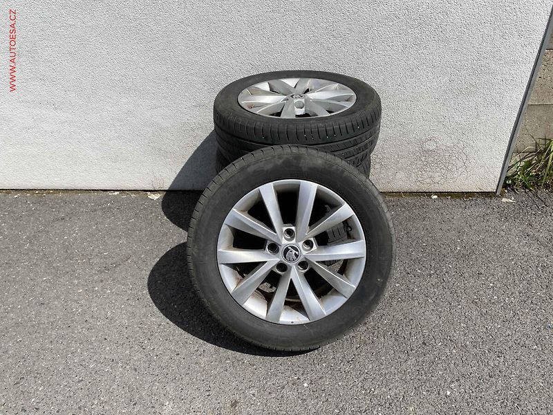 Škoda Octavia (2018) 1.6 TDi, ČR, servis.kniha - fotka 17 z 17