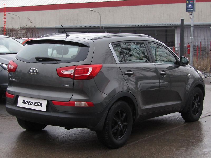 Kia Sportage (2011) 1.7CRDi, ČR, AC, park.asist - fotka 4 z 14