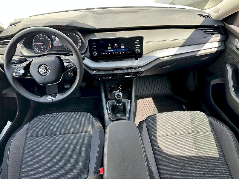 Škoda Octavia (2024) 2.0 TDI 85kW Ambition Combi - fotka 5 z 23