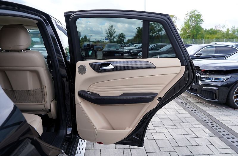 Mercedes-Benz GLE 350d 4Matic AMG/tažné/Harman - fotka 21 z 46